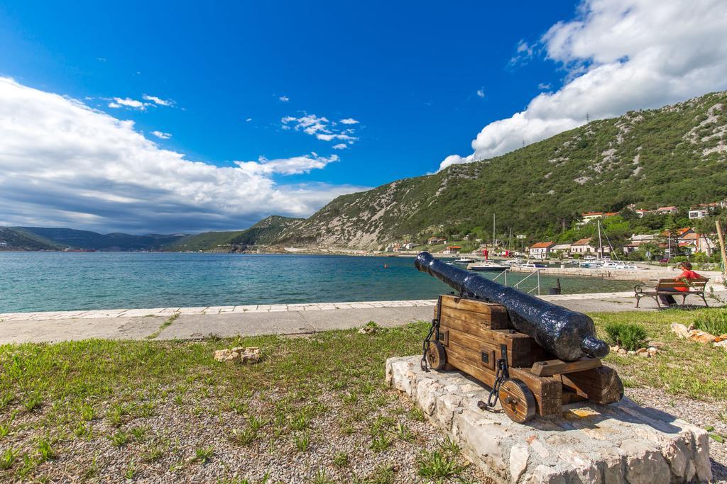 Holiday Home Zita Кральевица Экстерьер фото