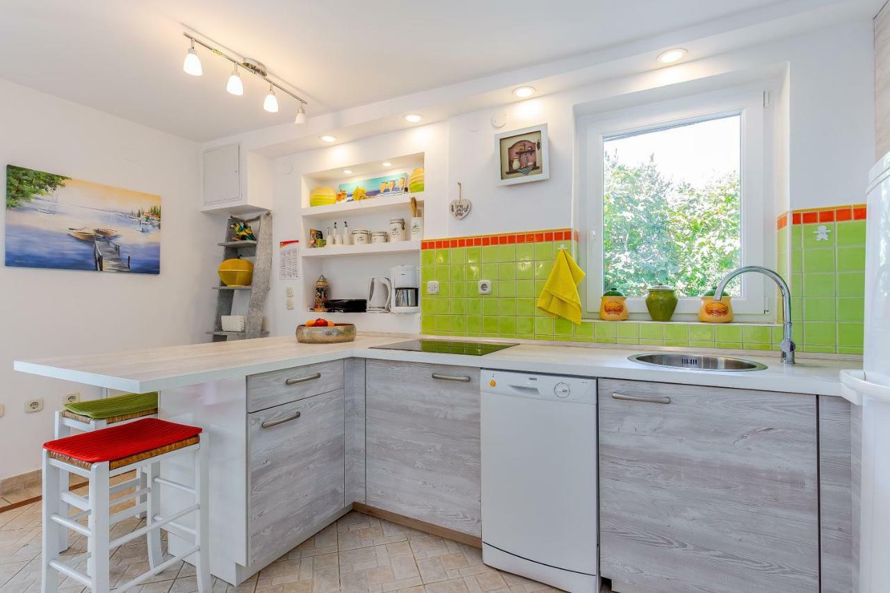 Holiday Home Zita Кральевица Экстерьер фото