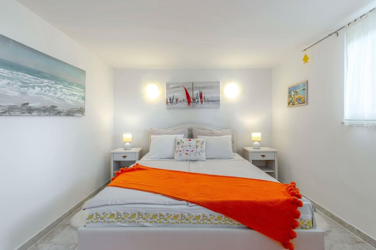 Holiday Home Zita Кральевица Экстерьер фото